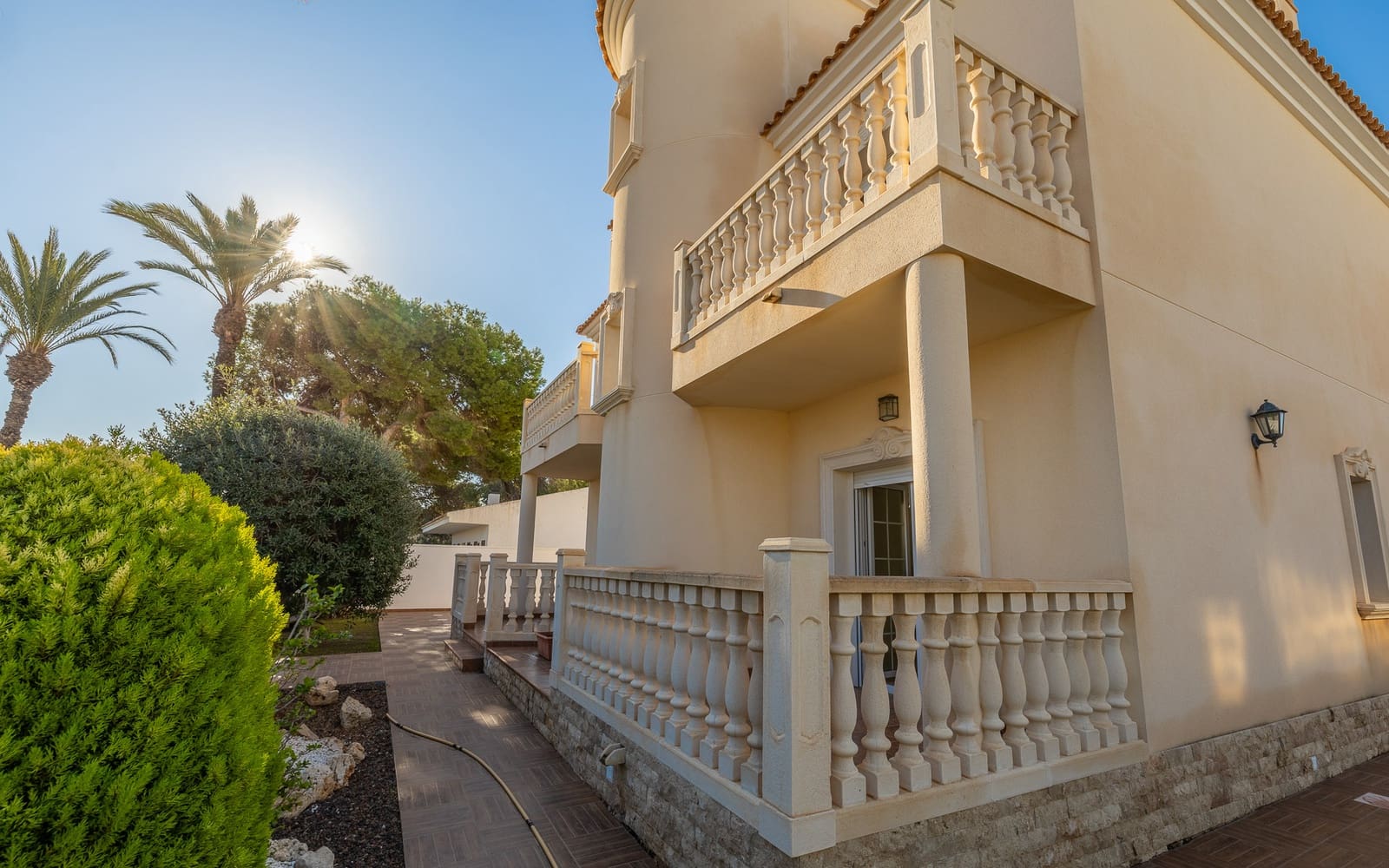 4 soverom Villa til salgs i Cabo Roig med svømmebasseng garasje - € 910 000 (Ref: 8703453)