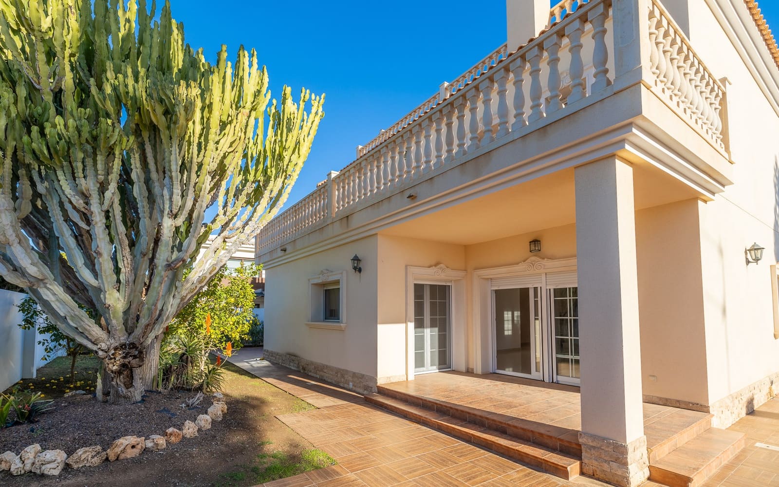 4 soverom Villa til salgs i Cabo Roig med svømmebasseng garasje - € 910 000 (Ref: 8703453)