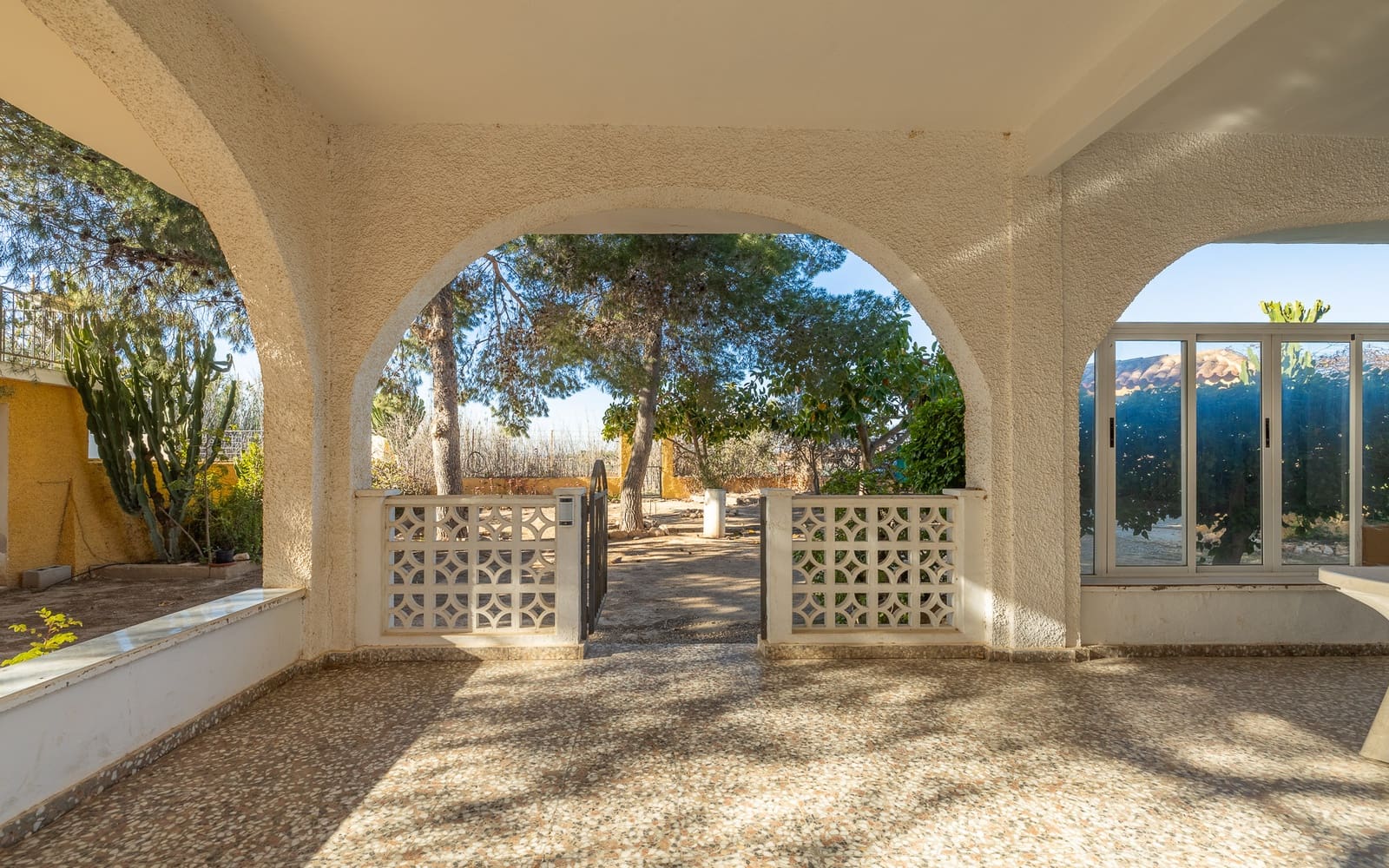 6 soverom Villa til salgs i Los Montesinos med svømmebasseng garasje - € 387 000 (Ref: 8789781)