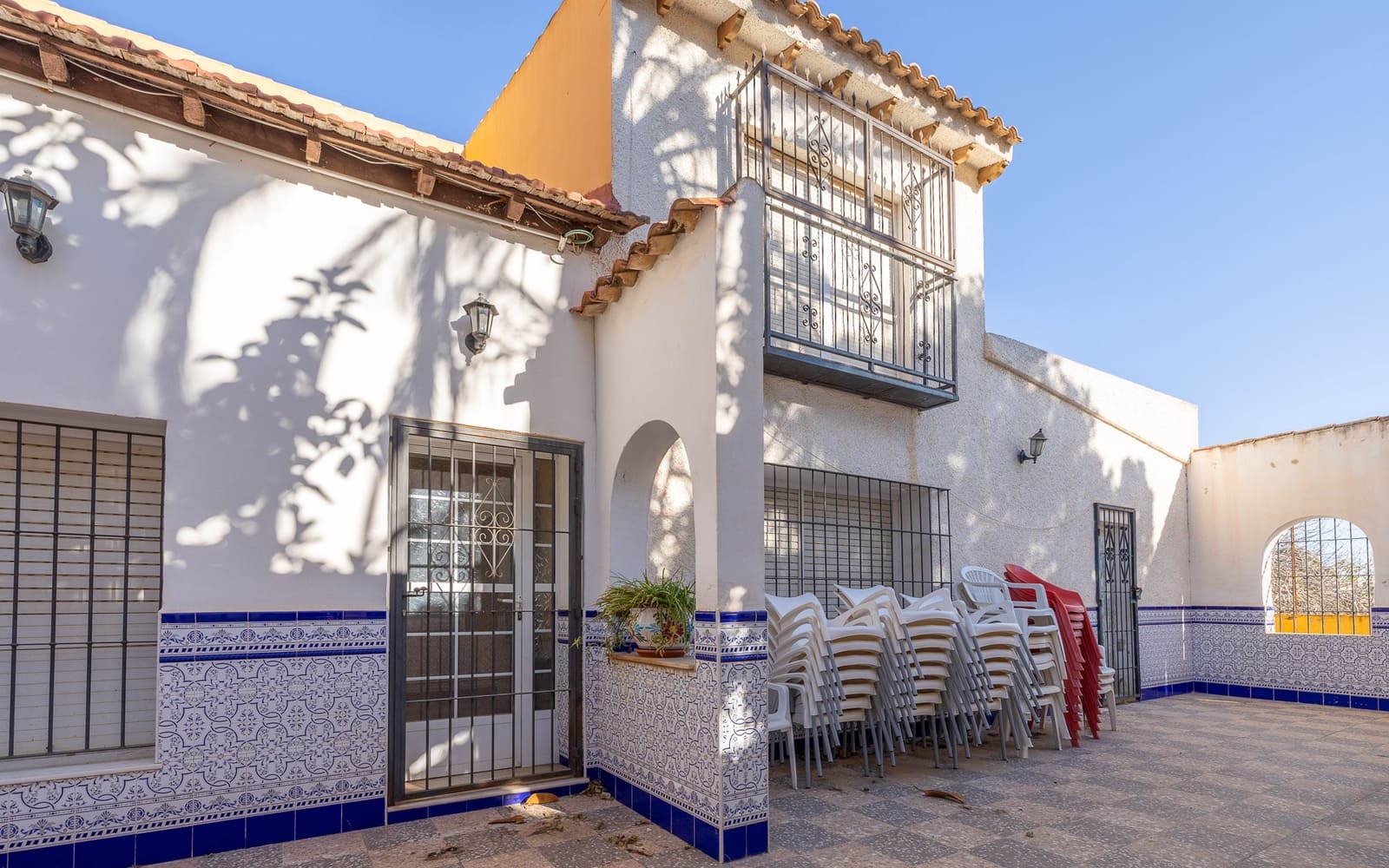 6 soverom Villa til salgs i Los Montesinos med svømmebasseng garasje - € 387 000 (Ref: 8789781)