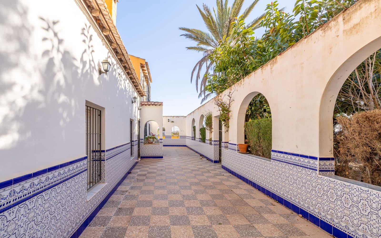 6 soverom Villa til salgs i Los Montesinos med svømmebasseng garasje - € 387 000 (Ref: 8789781)