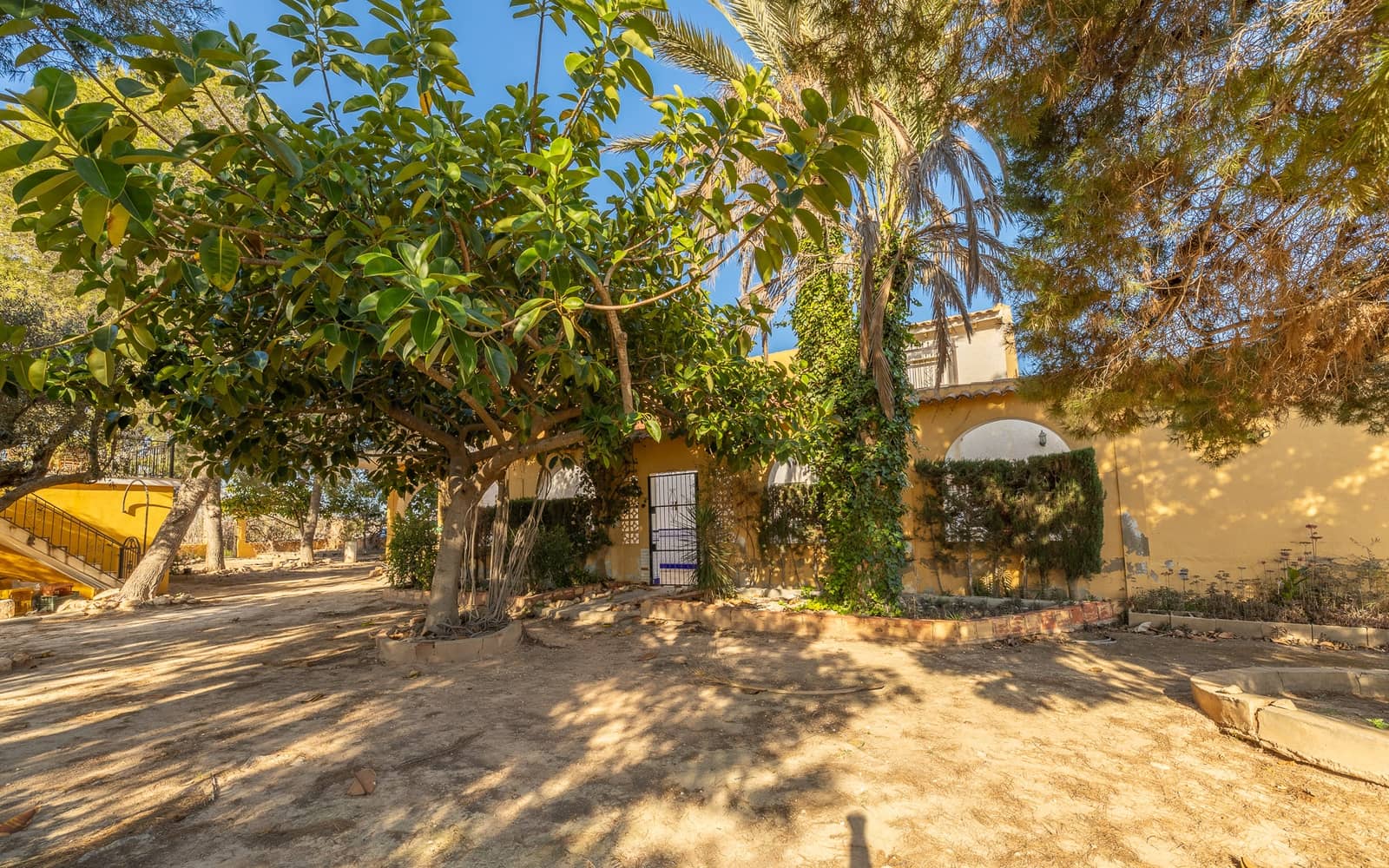 6 soverom Villa til salgs i Los Montesinos med svømmebasseng garasje - € 387 000 (Ref: 8789781)