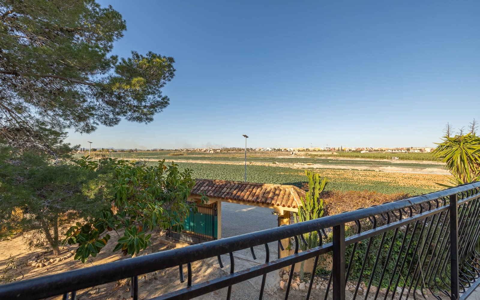 6 soverom Villa til salgs i Los Montesinos med svømmebasseng garasje - € 387 000 (Ref: 8789781)