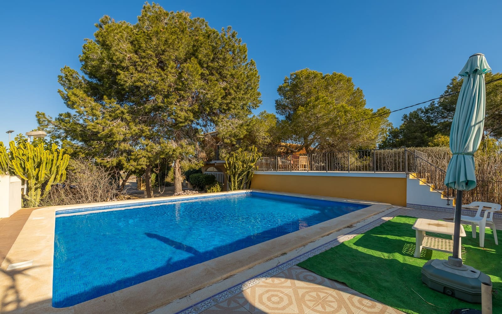 6 soverom Villa til salgs i Los Montesinos med svømmebasseng garasje - € 387 000 (Ref: 8789781)