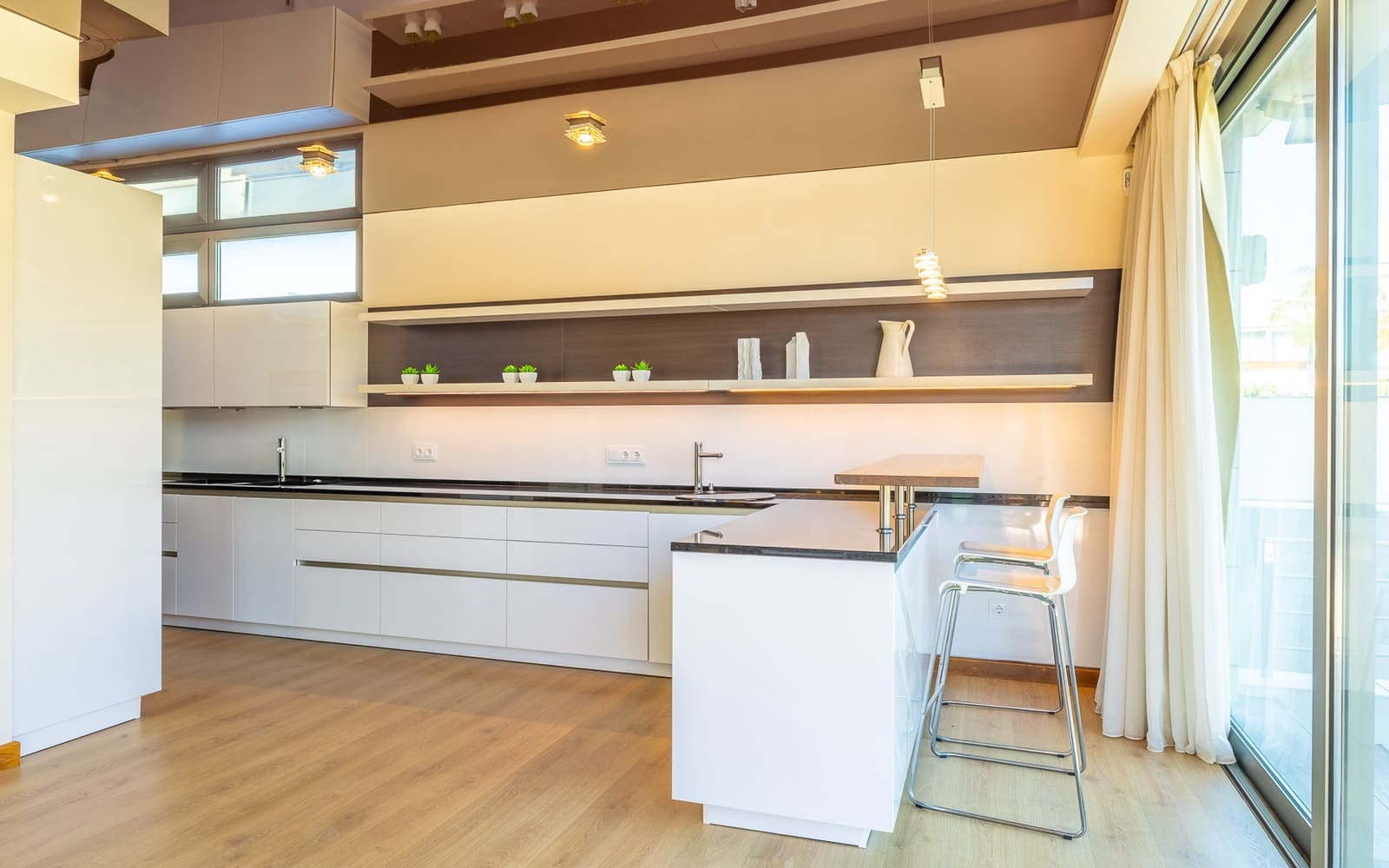 2 soveværelse Villa til salg i La Zenia med swimmingpool garage - € 1.100.000 (Ref: 8820593)