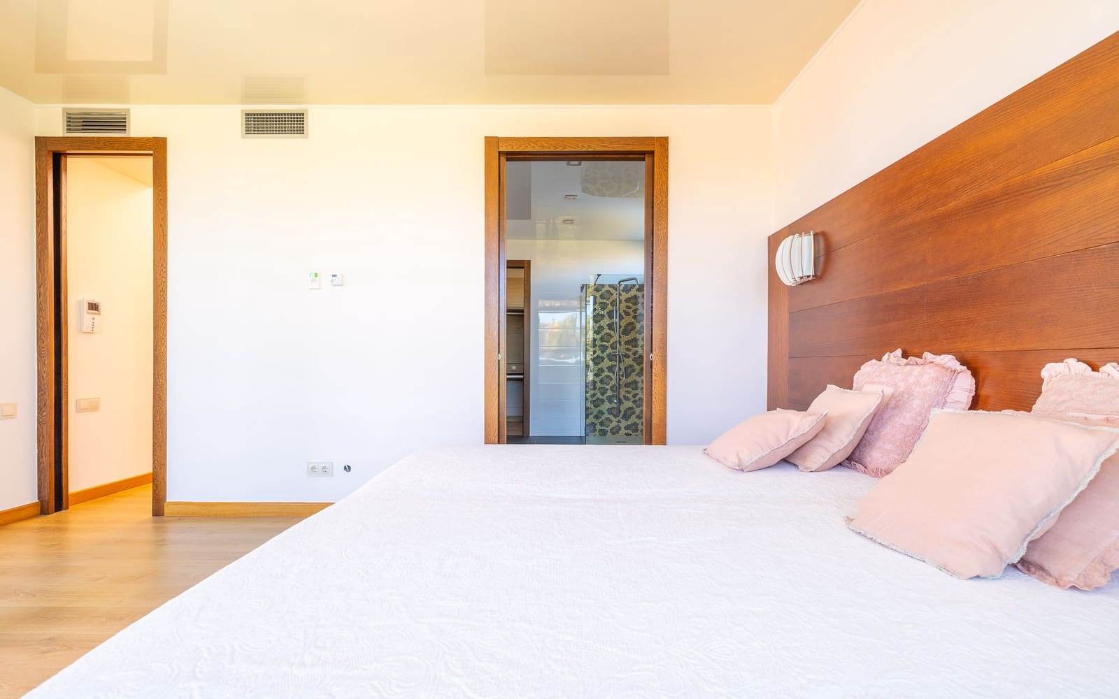 2 soveværelse Villa til salg i La Zenia med swimmingpool garage - € 1.100.000 (Ref: 8820593)