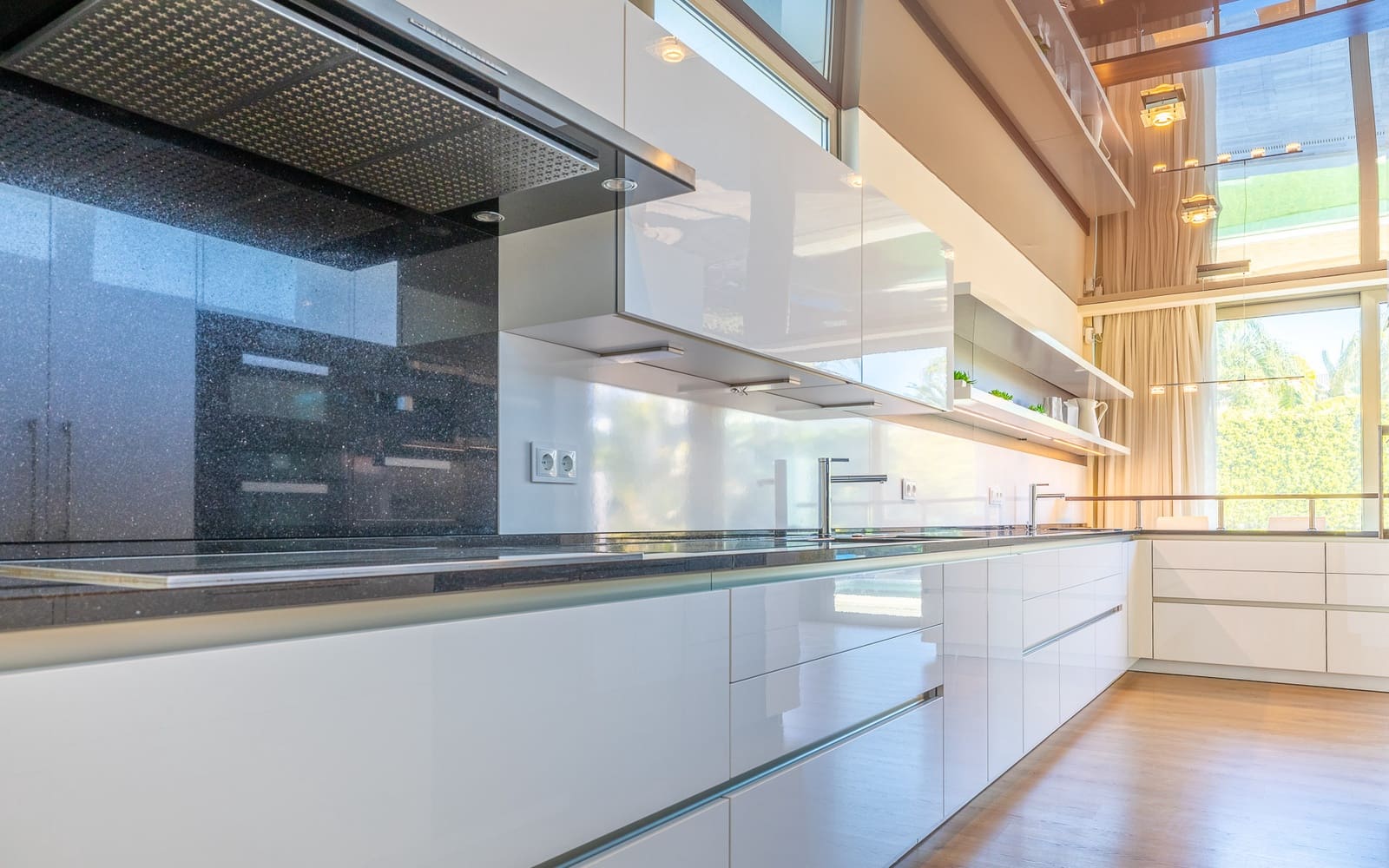 2 soveværelse Villa til salg i La Zenia med swimmingpool garage - € 1.100.000 (Ref: 8820593)