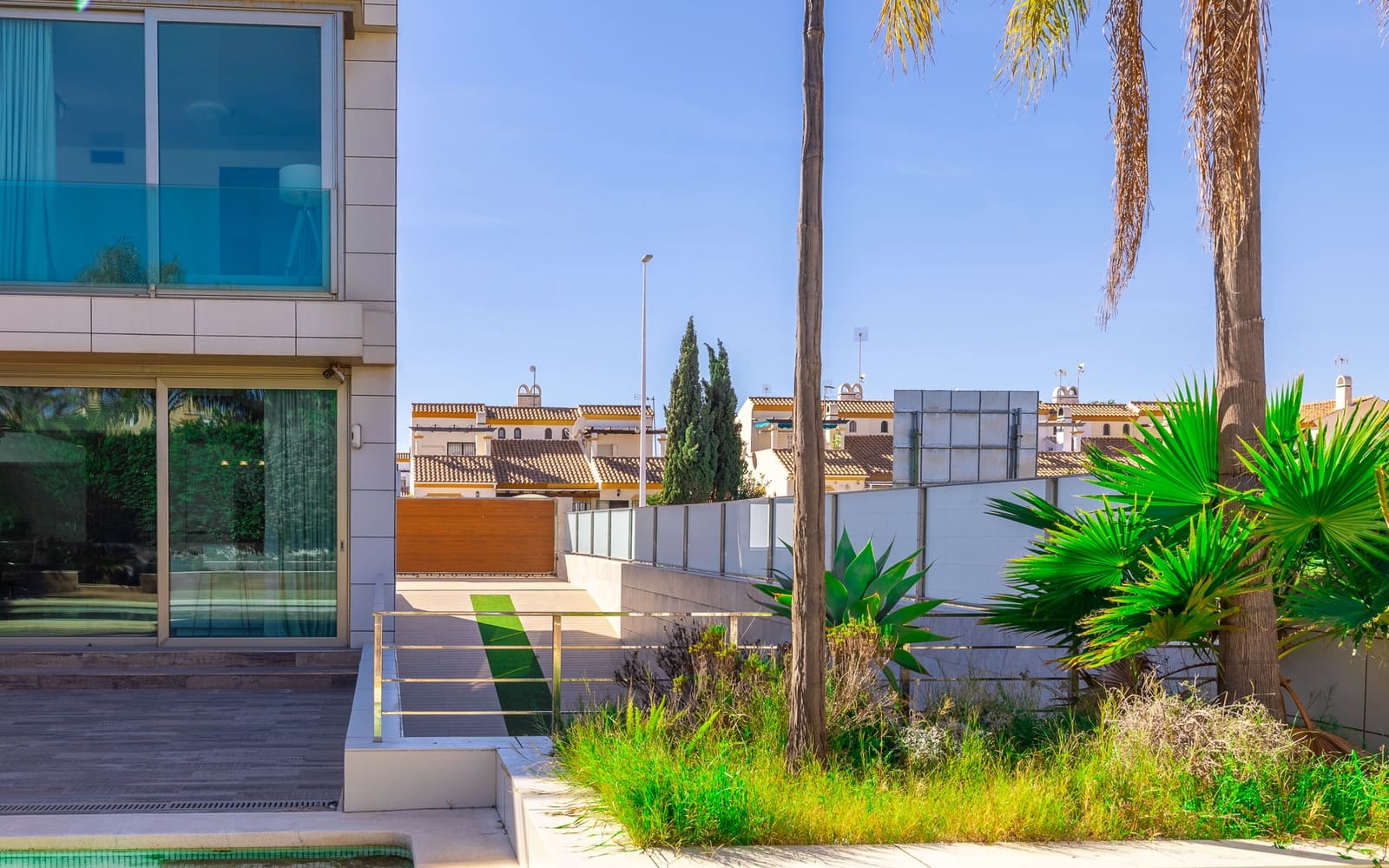 2 soveværelse Villa til salg i La Zenia med swimmingpool garage - € 1.100.000 (Ref: 8820593)