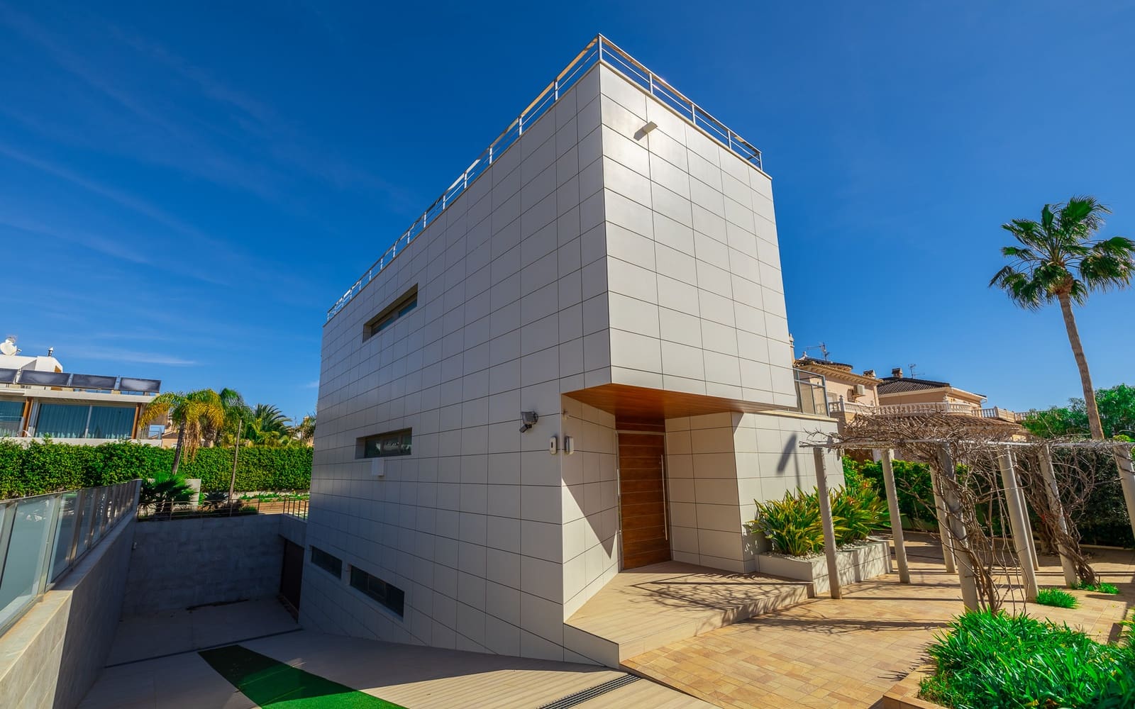 2 soveværelse Villa til salg i La Zenia med swimmingpool garage - € 1.100.000 (Ref: 8820593)