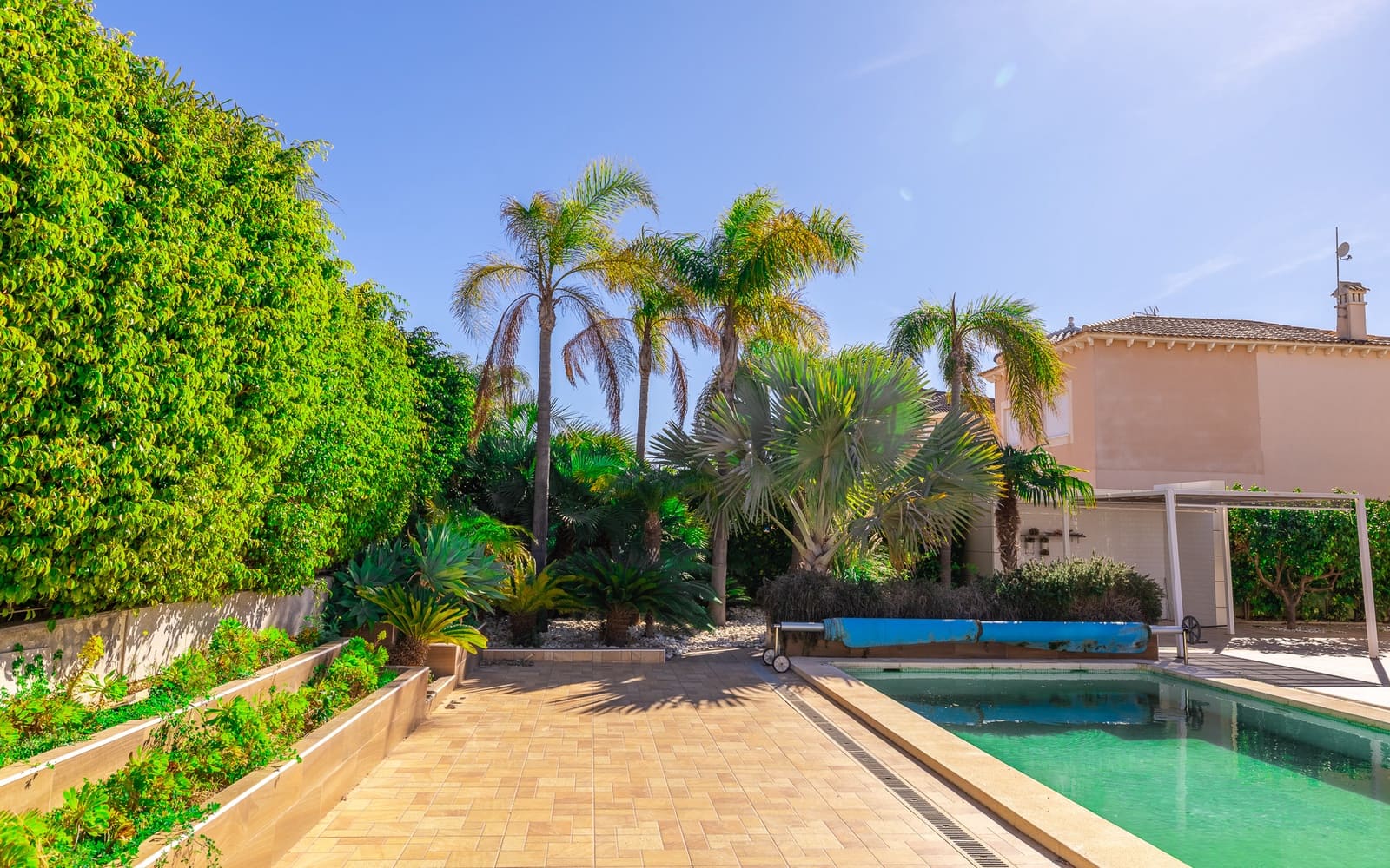 2 soveværelse Villa til salg i La Zenia med swimmingpool garage - € 1.100.000 (Ref: 8820593)