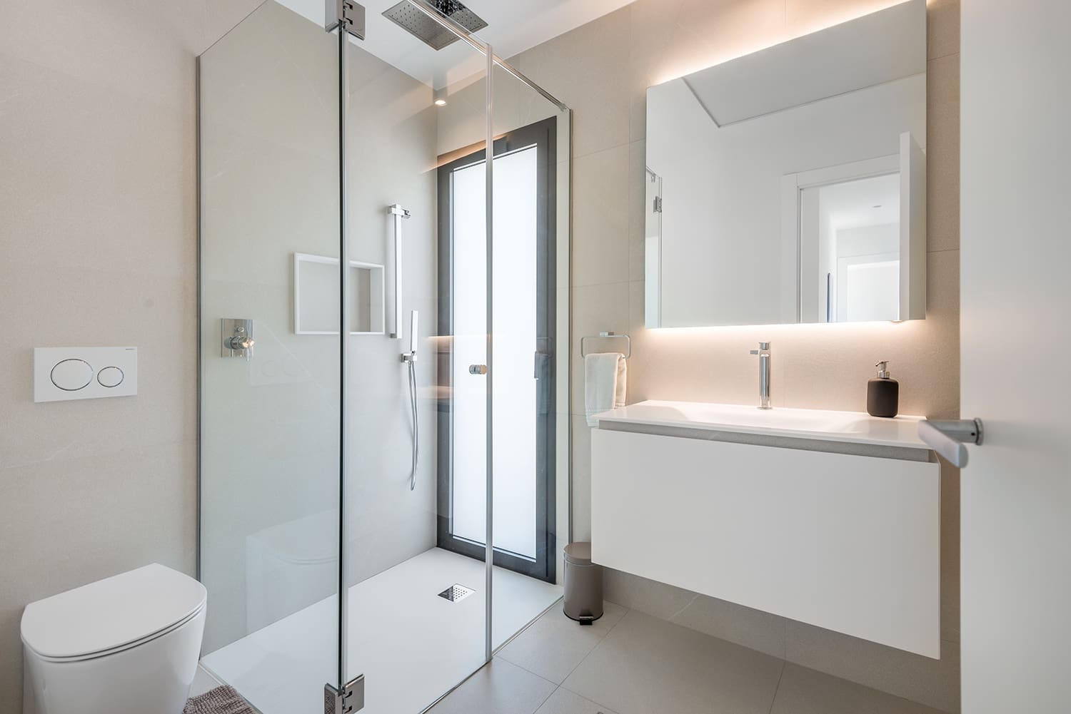 4 quarto Moradia para venda em Las Colinas Golf com piscina garagem - 1 450 000 € (Ref: 8823405)