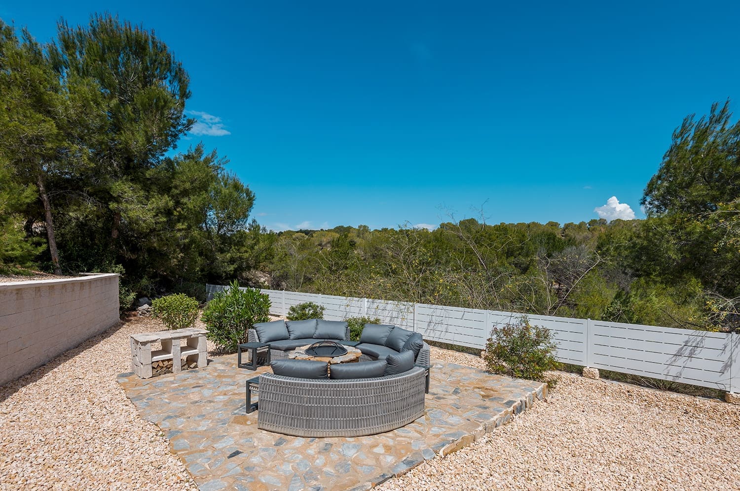 4 quarto Moradia para venda em Las Colinas Golf com piscina garagem - 1 450 000 € (Ref: 8823405)