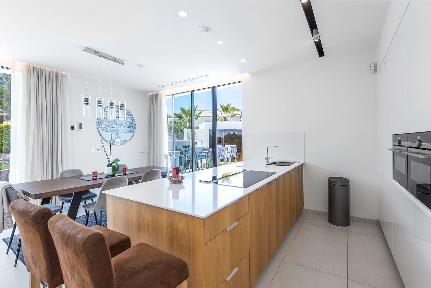 4 quarto Moradia para venda em Las Colinas Golf com piscina garagem - 1 450 000 € (Ref: 8823405)