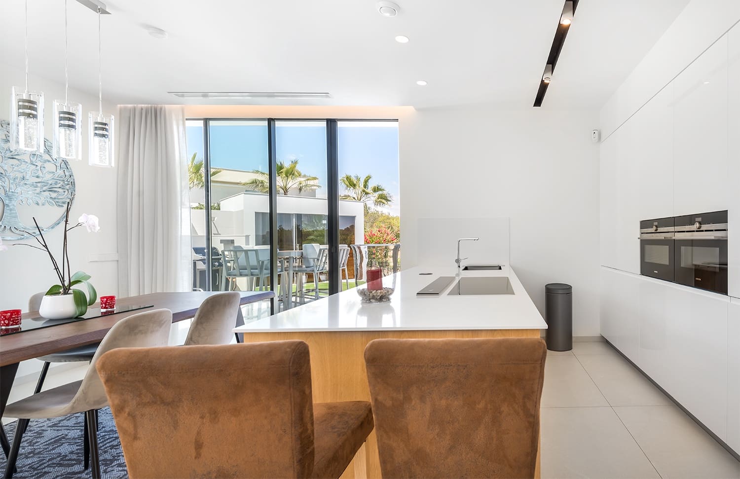 4 quarto Moradia para venda em Las Colinas Golf com piscina garagem - 1 450 000 € (Ref: 8823405)