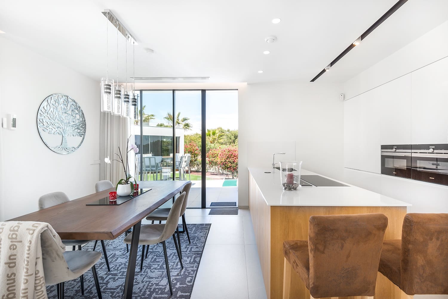 4 quarto Moradia para venda em Las Colinas Golf com piscina garagem - 1 450 000 € (Ref: 8823405)