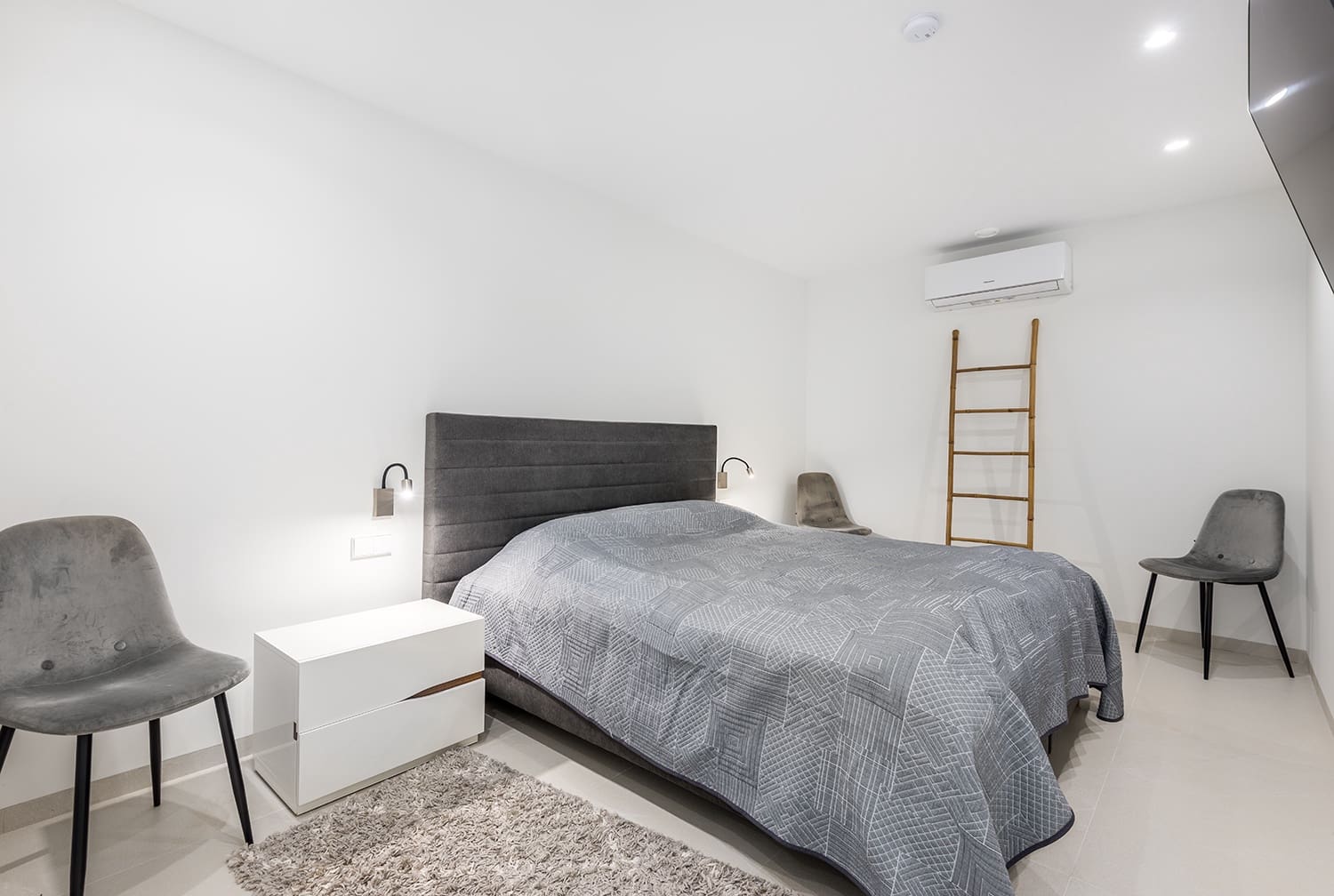 4 quarto Moradia para venda em Las Colinas Golf com piscina garagem - 1 450 000 € (Ref: 8823405)