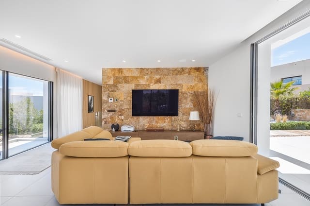 4 soverom Villa til salgs i Las Colinas Golf, Orihuela med svømmebasseng garasje - € 1 450 000 (Ref: 8823405)