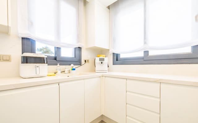 3 bedroom Villa for sale in Los Altos with pool garage - € 670,000 (Ref: 8895624)