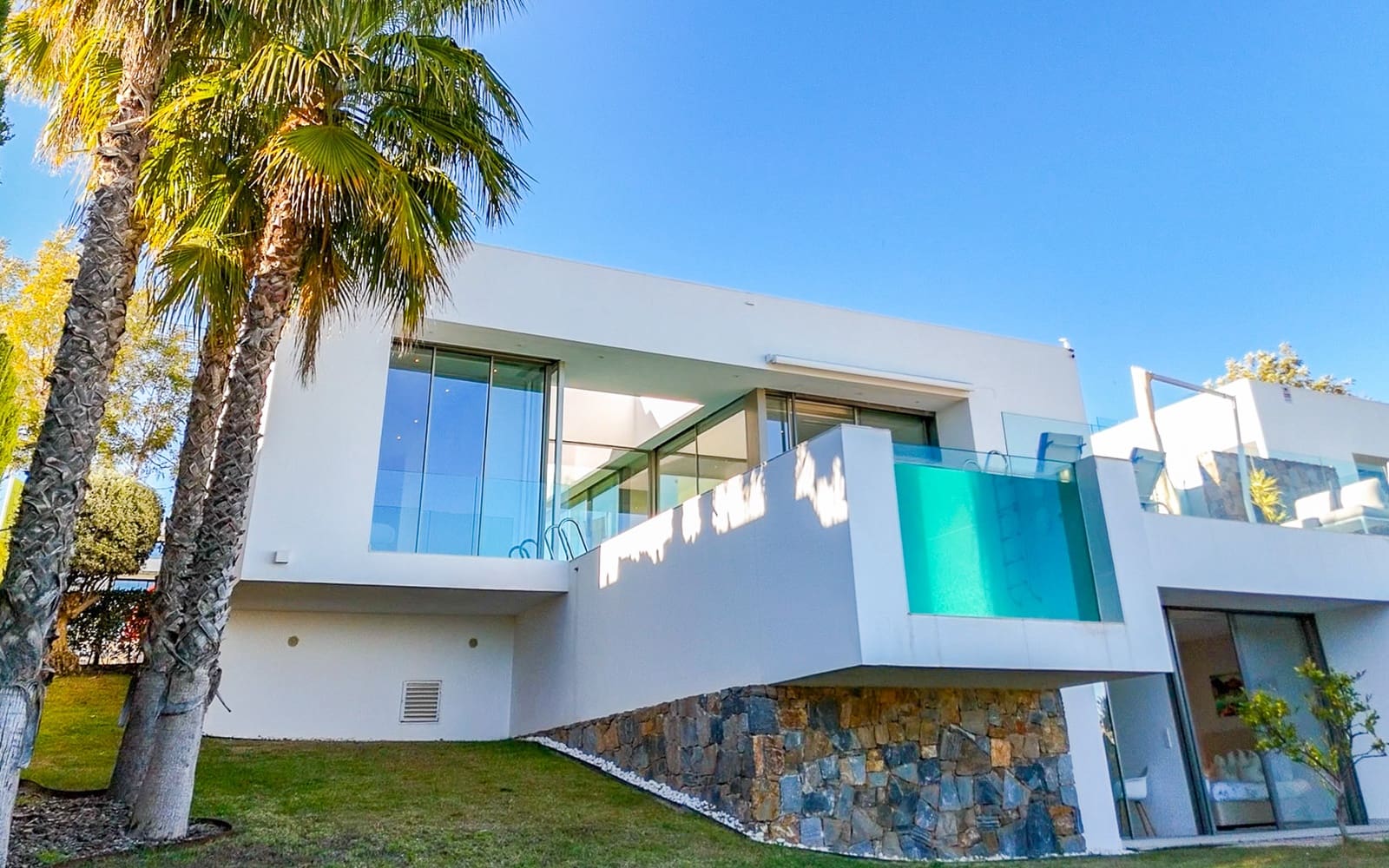 3 soverom Villa til salgs i Las Colinas Golf med svømmebasseng garasje - € 950 000 (Ref: 8931565)