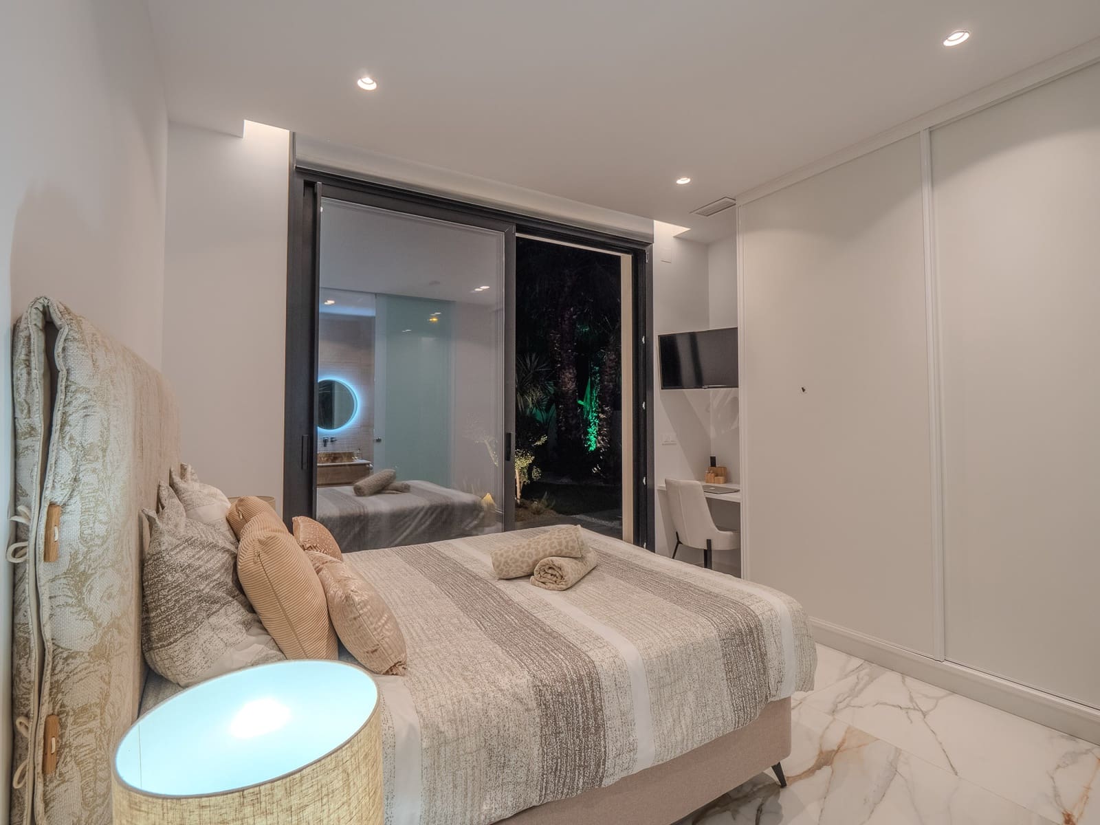 4 chambre Villa/Maison à vendre à Las Colinas Golf avec piscine garage - 2 880 000 € (Ref: 9013183)