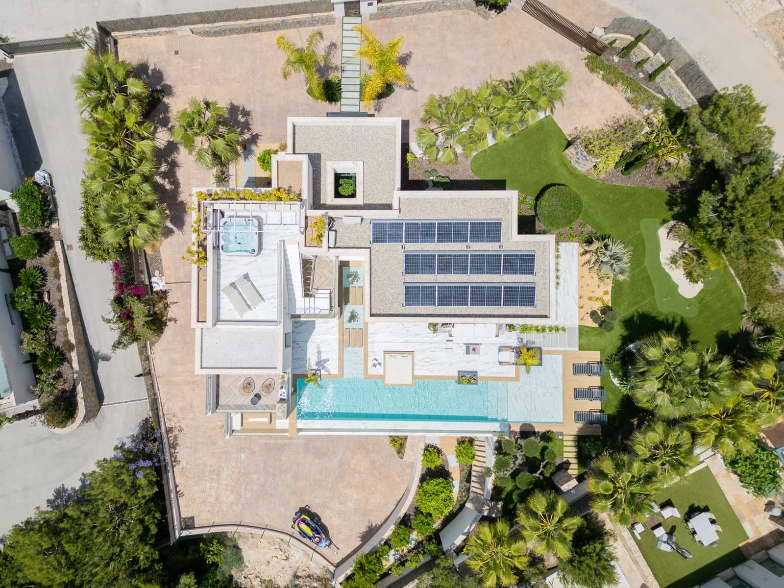 4 chambre Villa/Maison à vendre à Las Colinas Golf avec piscine garage - 2 880 000 € (Ref: 9013183)