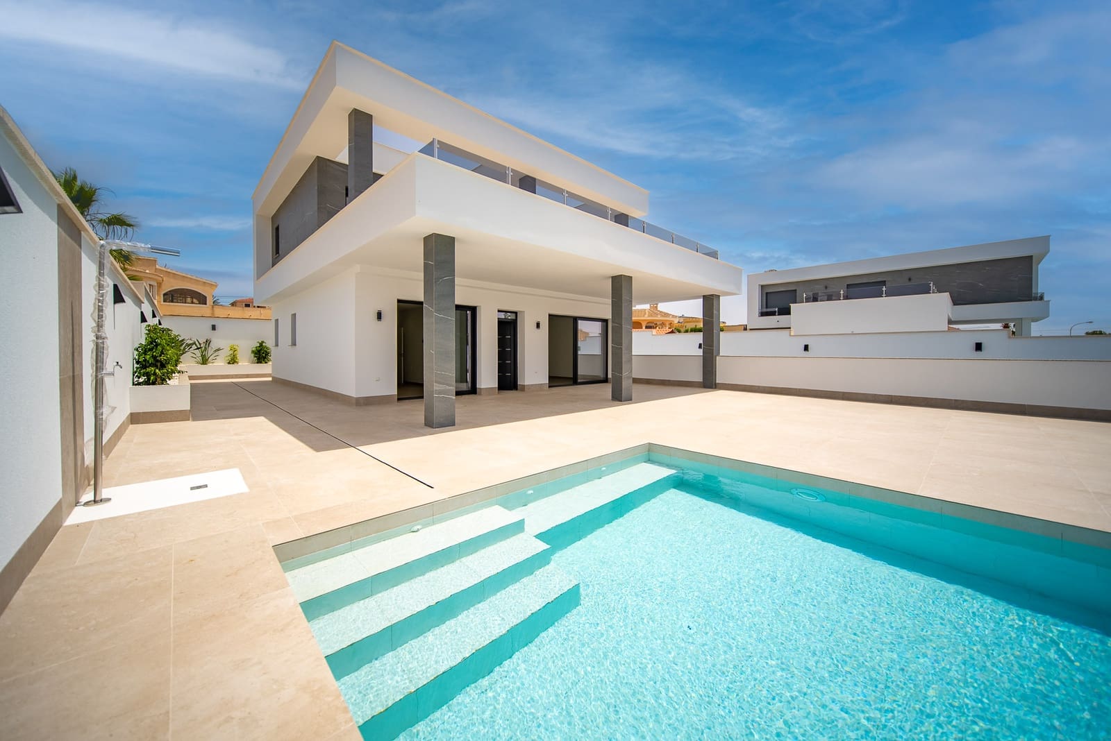 3 bedroom Villa for sale in Ciudad Quesada with pool garage - € 799,900 (Ref: 9061786)