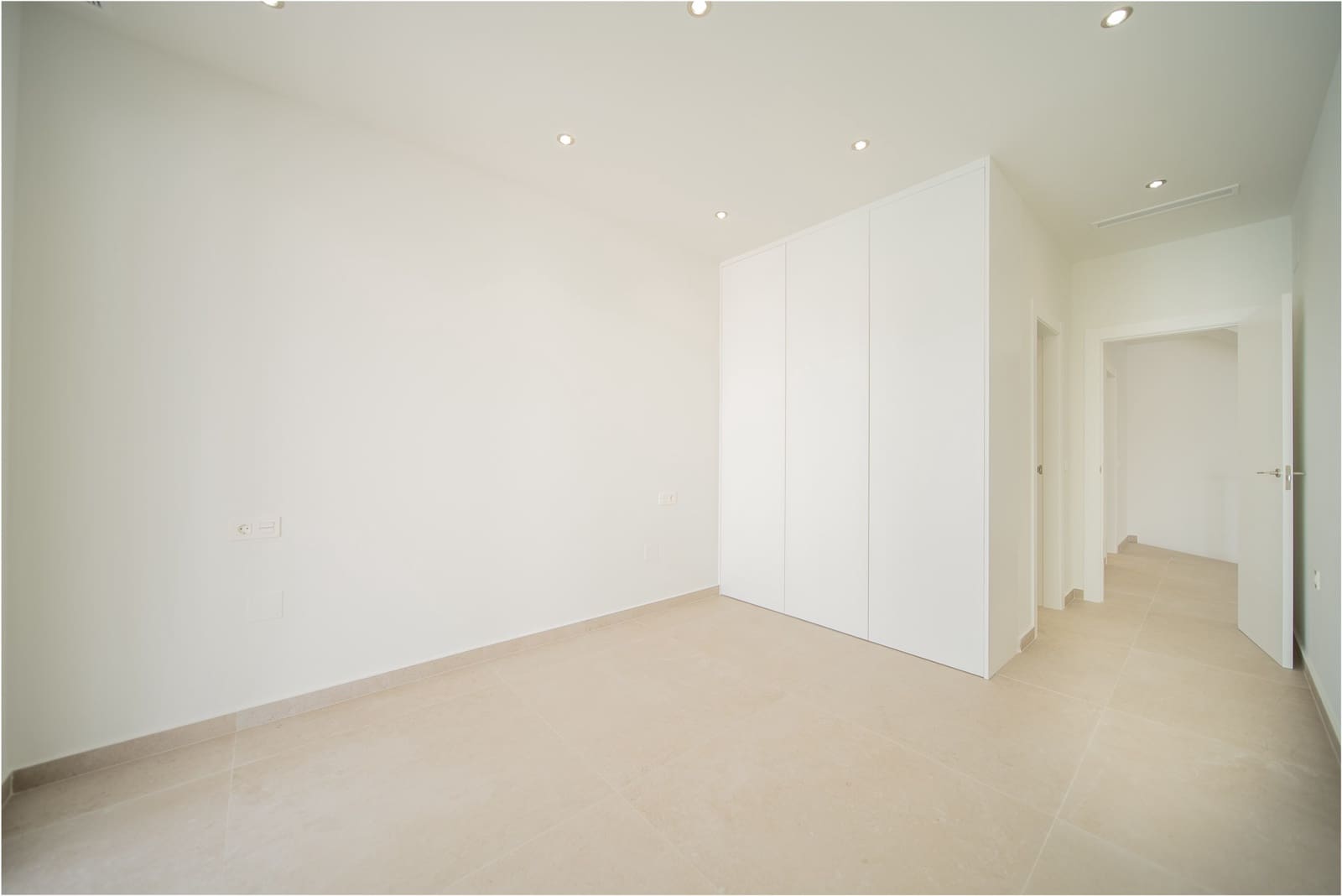 3 bedroom Villa for sale in Ciudad Quesada with pool garage - € 799,900 (Ref: 9061786)