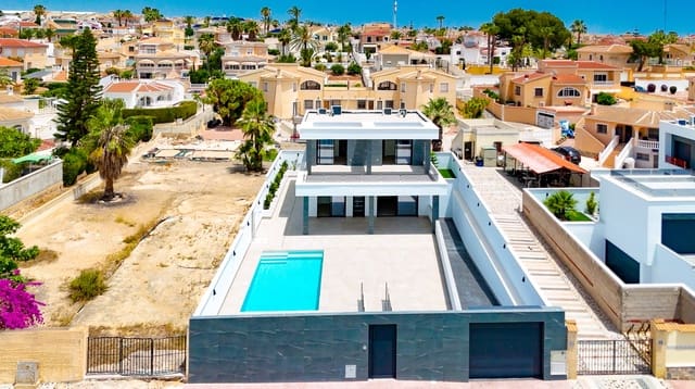 Chalet de 3 habitaciones en Ciudad Quesada, Rojales en venta con piscina garaje - 799.900 € (Ref: 9061786)