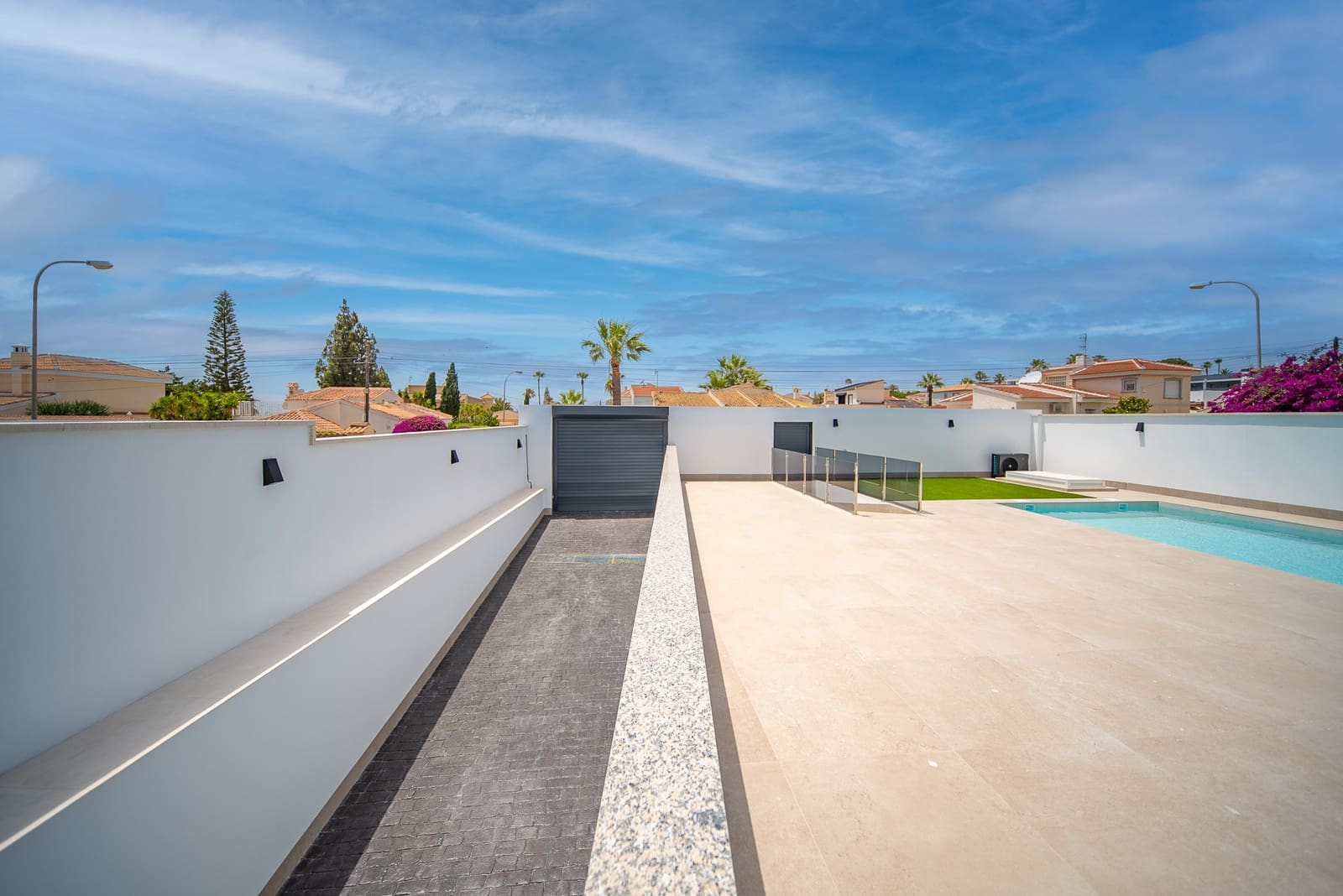 3 bedroom Villa for sale in Ciudad Quesada with pool garage - € 799,900 (Ref: 9061786)