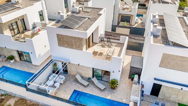 3 soverom Villa til salgs i Ciudad Quesada, Rojales med svømmebasseng garasje - € 540 000 (Ref: 9144404)