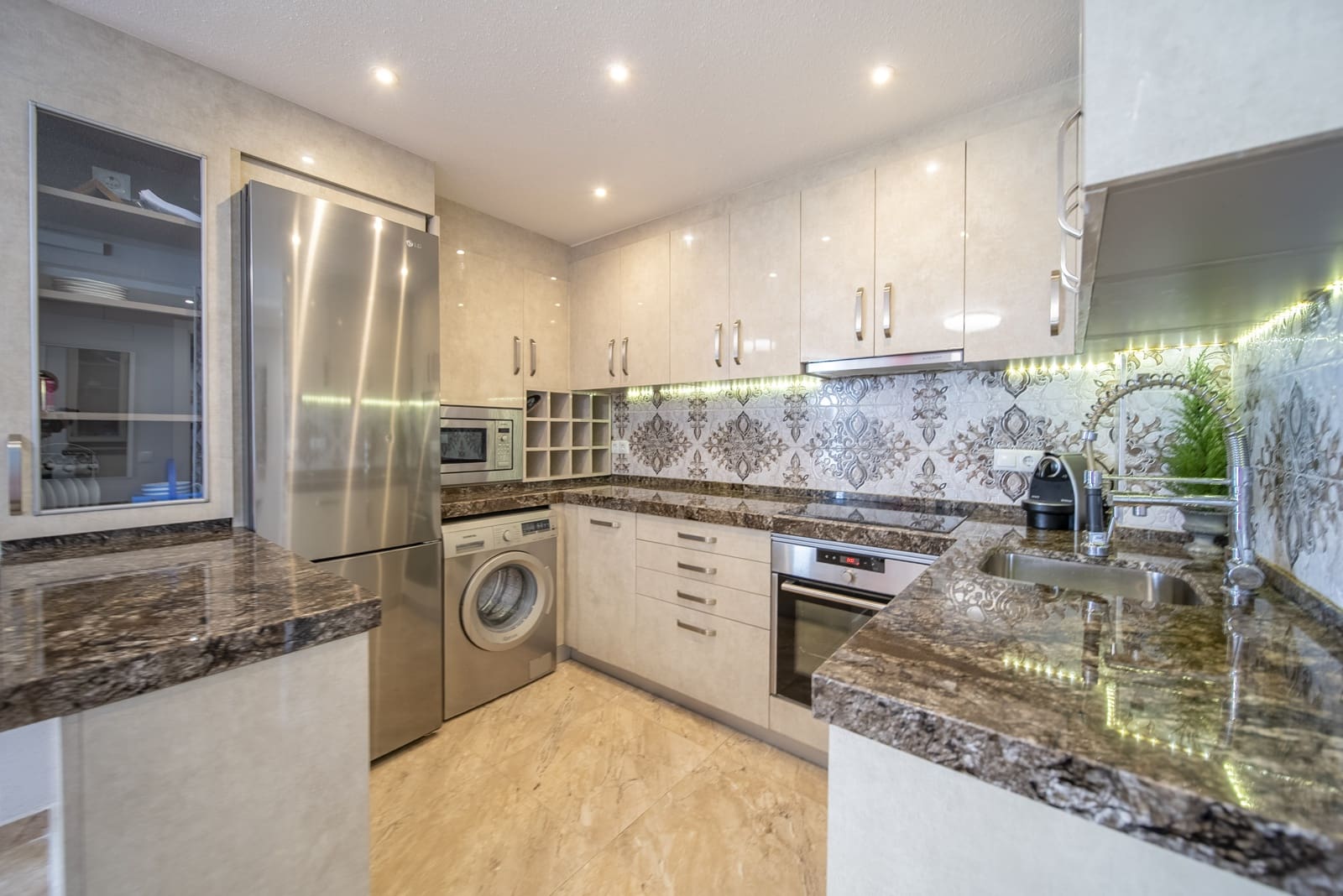 2 soveværelse Lejlighed til salg i La Mata med swimmingpool garage - € 329.000 (Ref: 9147510)