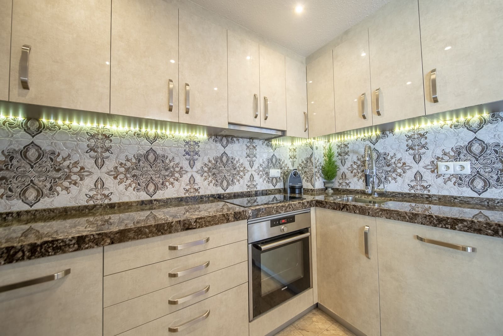 2 soveværelse Lejlighed til salg i La Mata med swimmingpool garage - € 329.000 (Ref: 9147510)