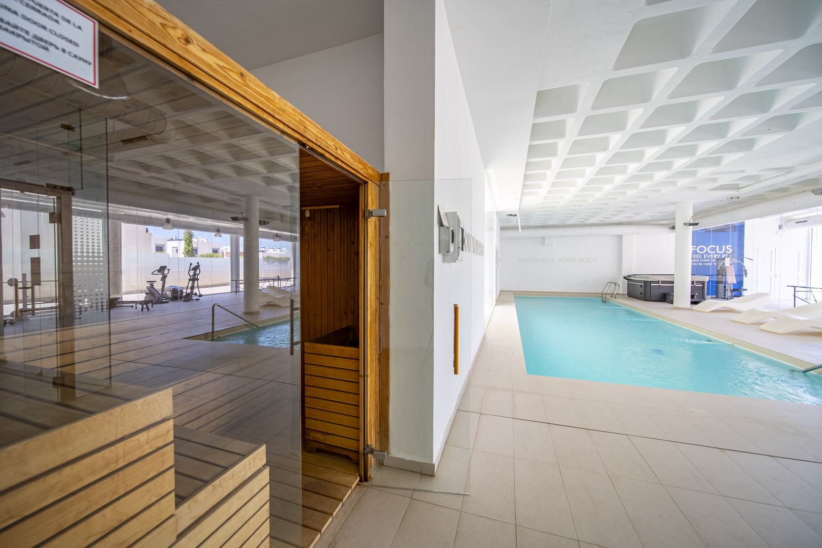 2 chambre Appartement à vendre à Guardamar del Segura avec piscine garage - 260 000 € (Ref: 9168353)