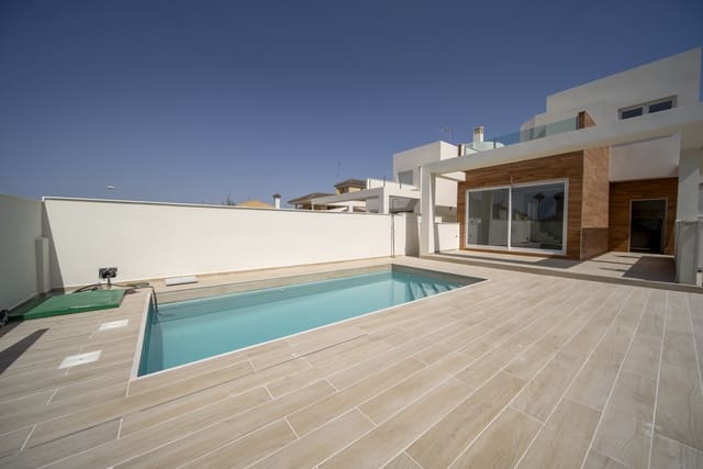 3 soverom Villa til salgs i Aguas Nuevas, Torrevieja med svømmebasseng garasje - € 640 000 (Ref: 9172429)