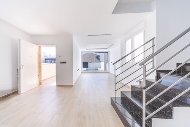 3 soverom Villa til salgs i Aguas Nuevas, Torrevieja med svømmebasseng garasje - € 640 000 (Ref: 9172429)