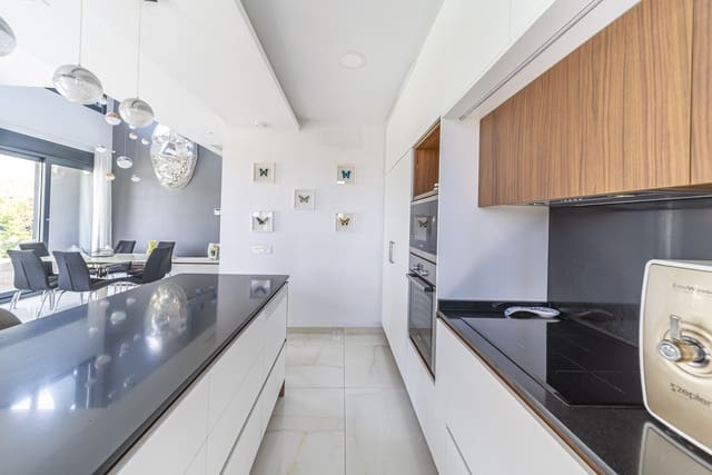 4 chambre Villa/Maison à vendre à Lomas de Cabo Roig - Los Dolses, Orihuela avec piscine garage - 759 000 € (Ref: 9181847)