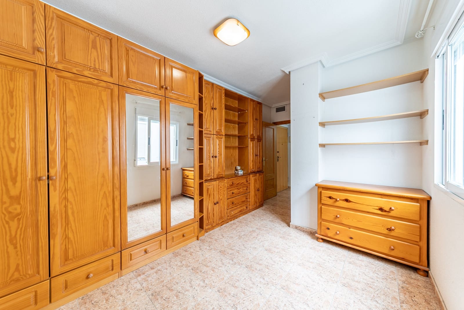 2 soverom Penthouse til salgs i Torrevieja med garasje - € 199 000 (Ref: 9296288)