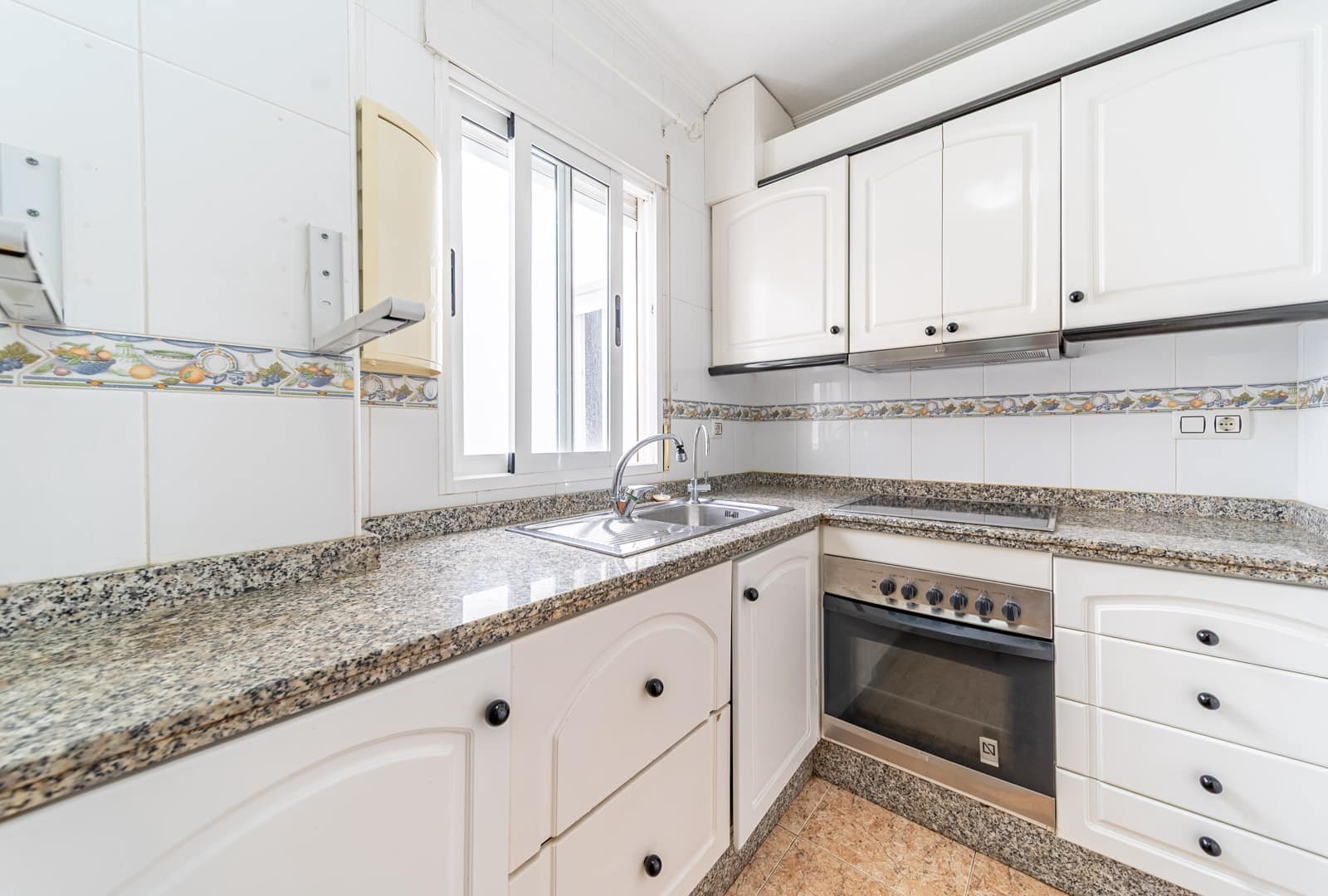 2 soverom Penthouse til salgs i Torrevieja med garasje - € 199 000 (Ref: 9296288)