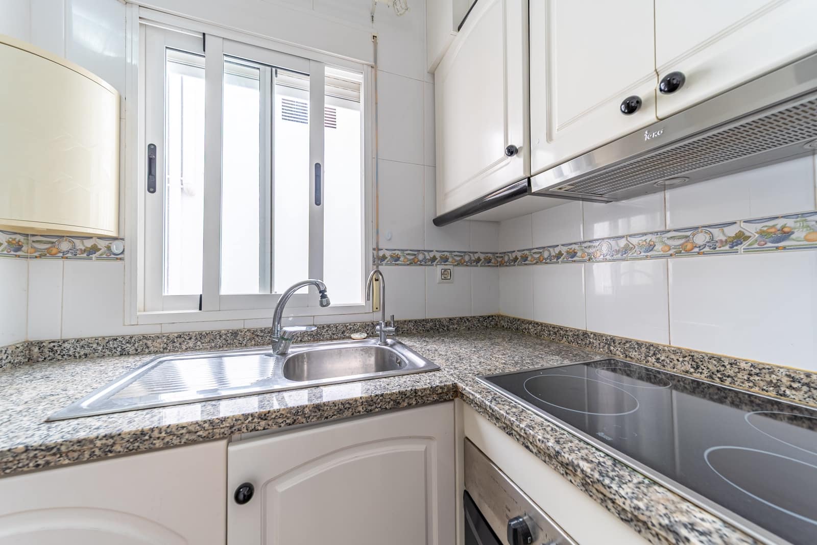 2 soverom Penthouse til salgs i Torrevieja med garasje - € 199 000 (Ref: 9296288)