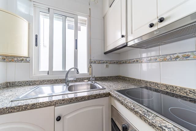 2 chambre Penthouse à vendre à Puerto Deportivo, Torrevieja avec garage - 199 000 € (Ref: 9296288)