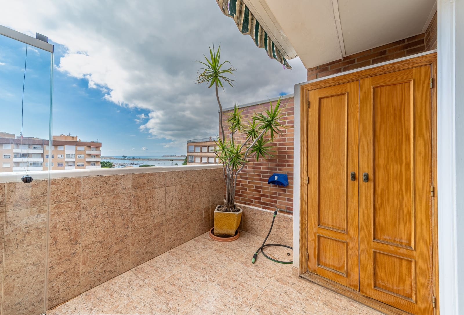 2 soverom Penthouse til salgs i Torrevieja med garasje - € 199 000 (Ref: 9296288)