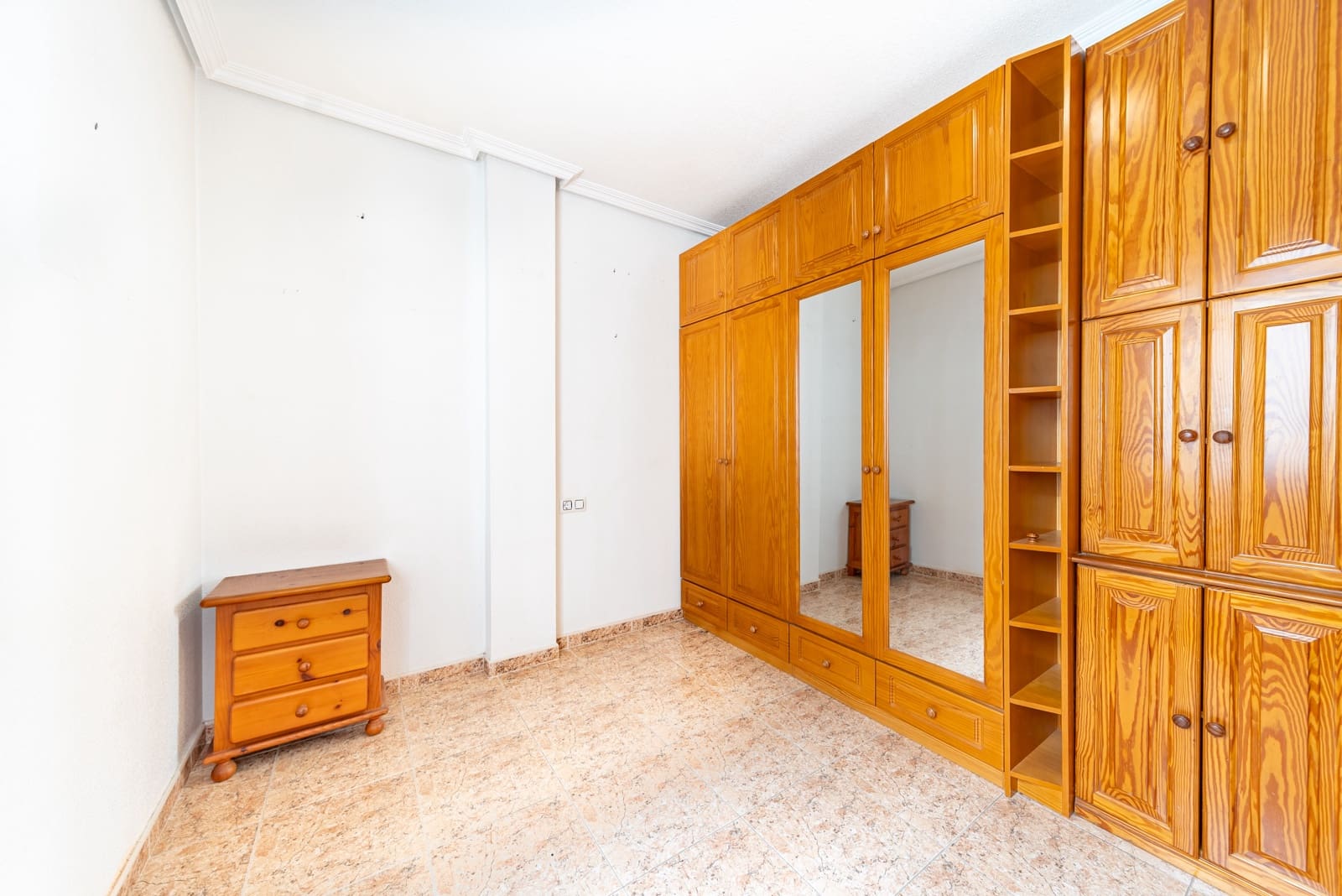 2 soverom Penthouse til salgs i Torrevieja med garasje - € 199 000 (Ref: 9296288)