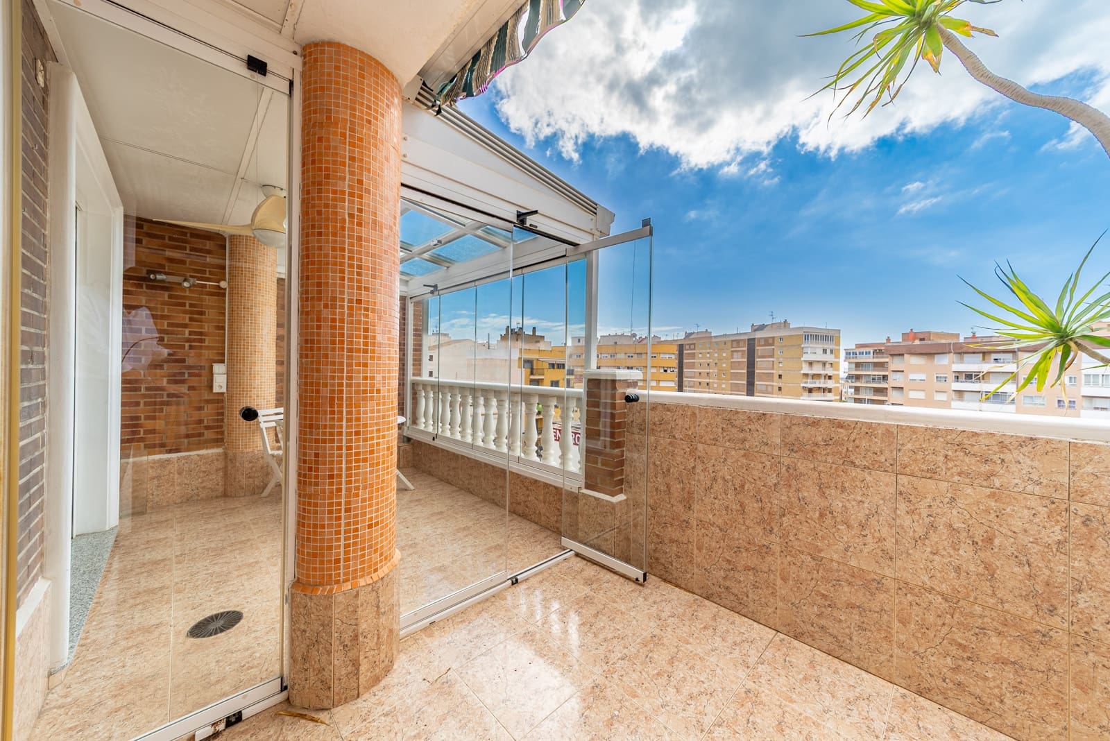 2 soverom Penthouse til salgs i Torrevieja med garasje - € 199 000 (Ref: 9296288)
