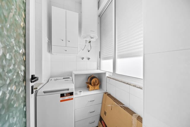 2 soverom Penthouse til salgs i Puerto Deportivo, Torrevieja med garasje - € 185 000 (Ref: 9296288)