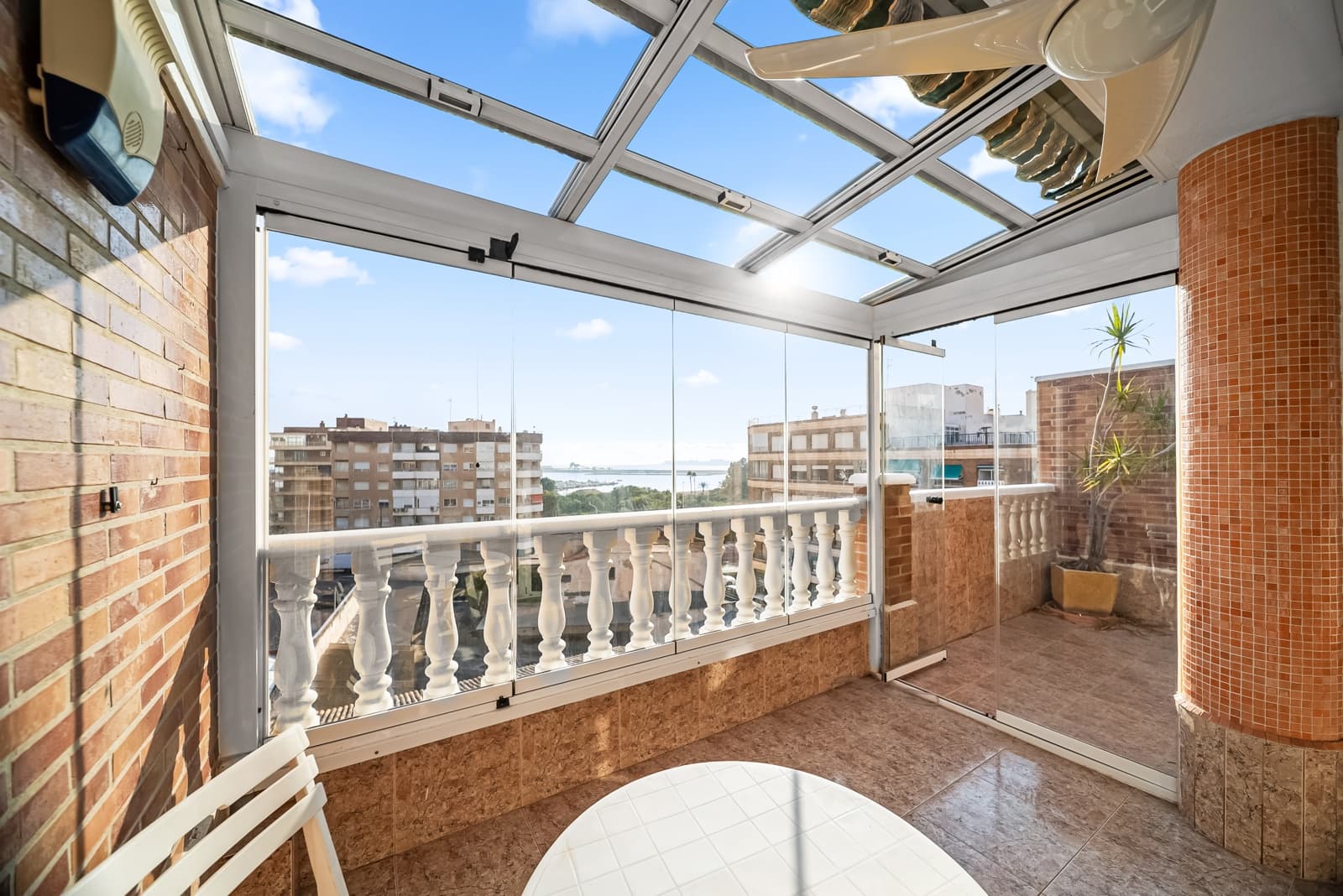 2 quarto Penthouse para venda em Torrevieja com garagem - 185 000 € (Ref: 9296288)