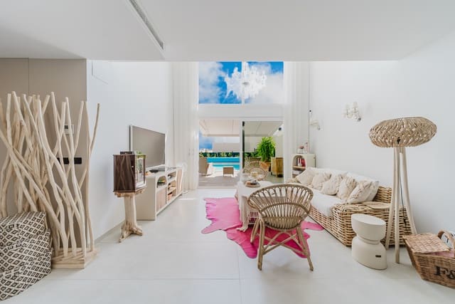 Chalet de 3 habitaciones en Algorfa en venta con piscina garaje - 525.000 € (Ref: 9307046)