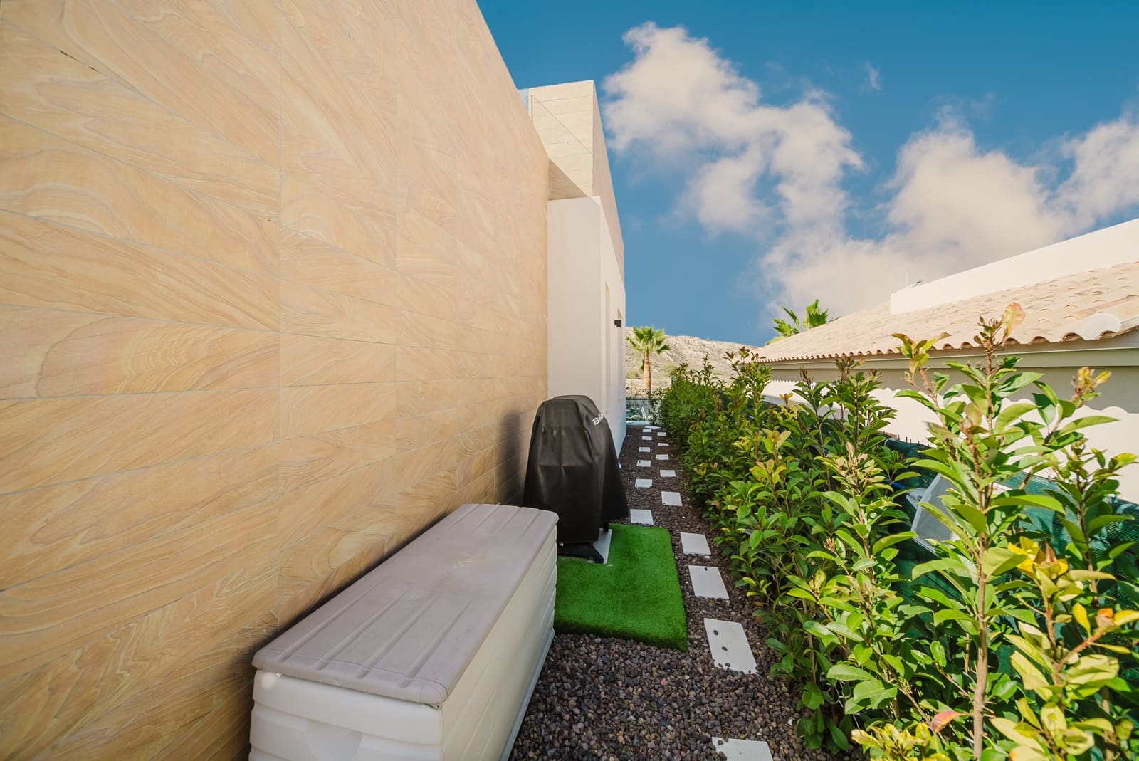 3 bedroom Villa for sale in Algorfa with pool garage - € 525,000 (Ref: 9307046)