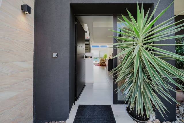 Chalet de 3 habitaciones en Algorfa en venta con piscina garaje - 525.000 € (Ref: 9307046)