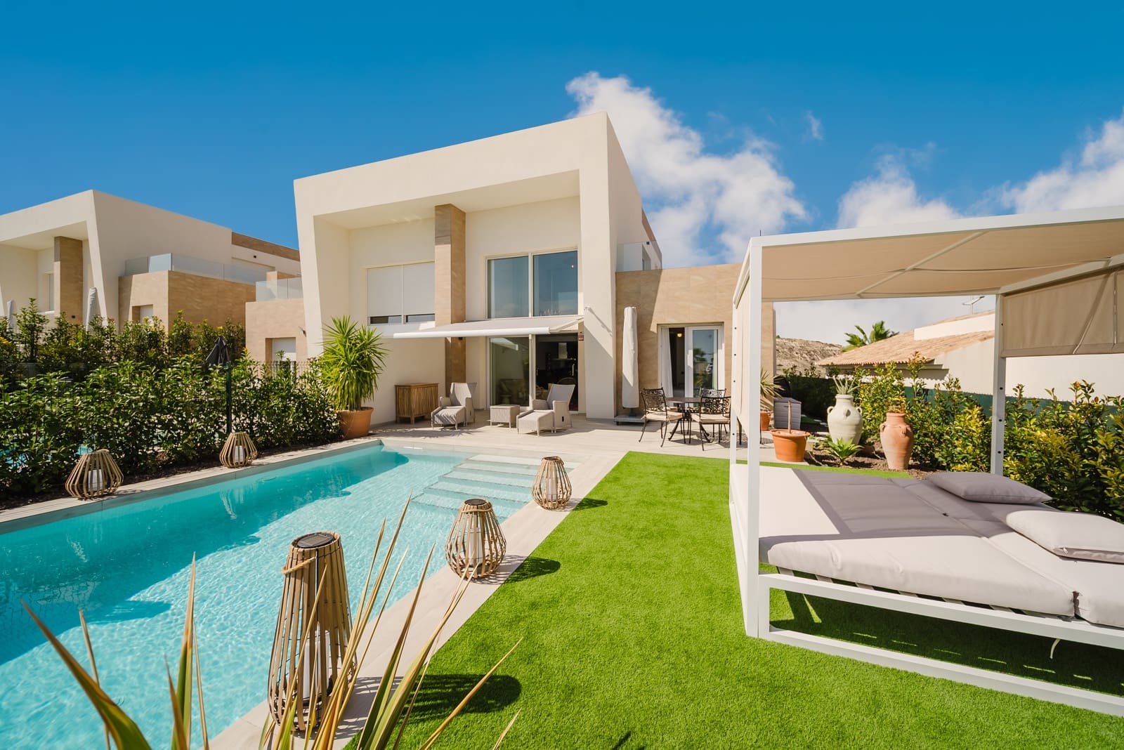 3 bedroom Villa for sale in Algorfa with pool garage - € 525,000 (Ref: 9307046)
