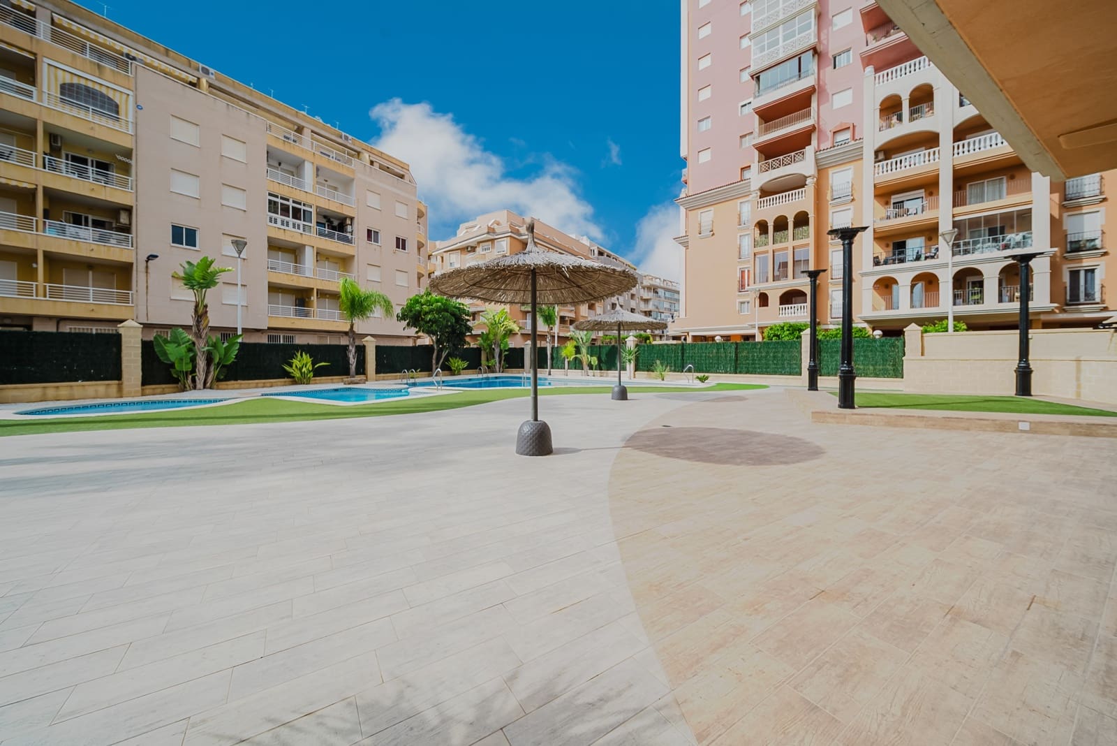 3 bedroom Apartment for sale in Torrevieja with pool garage - € 363,900 (Ref: 9325574)
